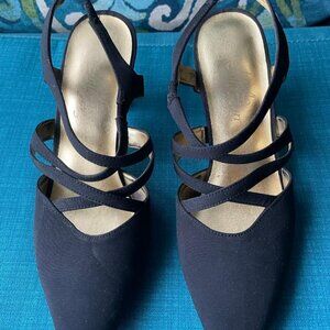 PM Collection by 925 Black Peau Strappy Slingback Dressy Heels Shoes Size 5